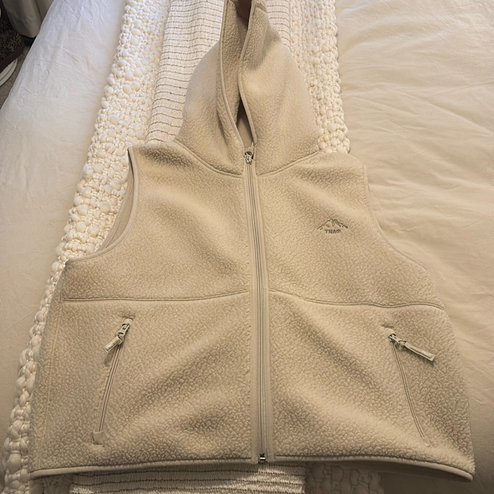 aritzia vest